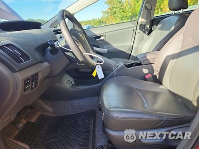 Zdjęcie 7 z 12 samochodu: 2011 TOYOTA PRIUS FOUR VIN:JTDKN3DU9B0277385 - miniatura