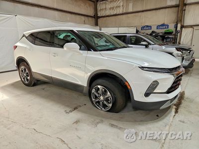Czwarte zdjęcie samochodu z boku: 2026 CHEVROLET BLAZER 2LT VIN:3GNKBCR43TS152501 - miniatura