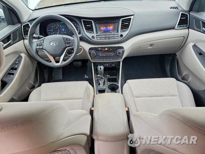 Zdjęcie 8 z 14 samochodu: 2017 HYUNDAI TUCSON SE VIN:KM8J3CA43HU423864 - miniatura