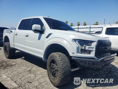 Czwarte zdjęcie samochodu z boku: 2017 FORD F150 RAPTOR VIN:1FTFW1RG4HFC92338 - miniatura