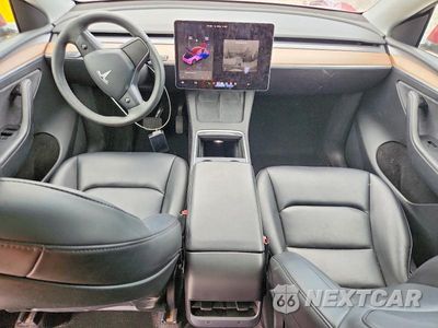 Zdjęcie 8 z 13 samochodu: 2025 TESLA MODEL Y VIN:7SAYGAEE2SF286174 - miniatura