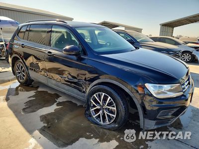 Czwarte zdjęcie samochodu z boku: 2021 VOLKSWAGEN TIGUAN S VIN:3VV1B7AX0MM121215 - miniatura