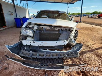 Piąte zdjęcie samochodu w środku: 2019 CHRYSLER 300 S VIN:2C3CCABG0KH516365 - miniatura