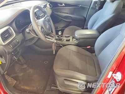 Zdjęcie 7 z 13 samochodu: 2017 KIA SORENTO LX VIN:5XYPG4A37HG302188 - miniatura