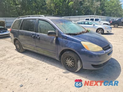 Czwarte zdjęcie samochodu z boku: 2004 TOYOTA SIENNA LE 7 PASSENGER VIN:5TDZA23CX4S131235 - miniatura