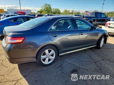 Trzecie zdjęcie samochodu z tyłu: 2010 TOYOTA CAMRY SE VIN:4T1BF3EK8AU551043 - miniatura