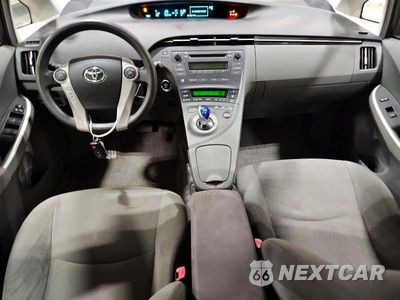 Zdjęcie 8 z 12 samochodu: 2011 TOYOTA PRIUS THREE VIN:JTDKN3DU4B5316886 - miniatura