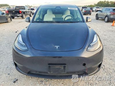 Piąte zdjęcie samochodu w środku: 2025 TESLA MODEL Y VIN:7SAYGDED8SA347839 - miniatura