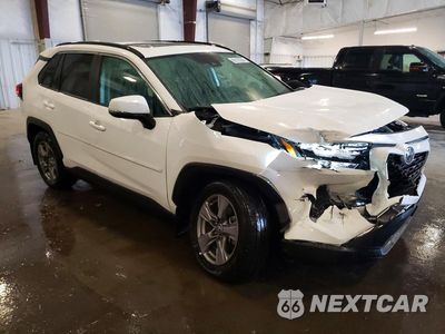 Czwarte zdjęcie samochodu z boku: 2025 TOYOTA RAV4 XLE VIN:2T3P1RFV2SC535172 - miniatura
