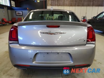 Zdjęcie 6 z 12 samochodu: 2018 CHRYSLER 300 S VIN:2C3CCABG1JH266794 - miniatura