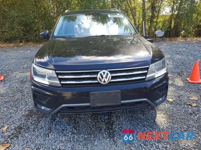 Piąte zdjęcie samochodu w środku: 2018 VOLKSWAGEN TIGUAN SE VIN:3VV3B7AX1JM083854 - miniatura