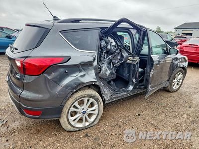 Trzecie zdjęcie samochodu z tyłu: 2019 FORD ESCAPE SEL VIN:1FMCU9HD8KUC51420 - miniatura