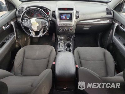 Zdjęcie 8 z 13 samochodu: 2014 KIA SORENTO LX VIN:5XYKTCA63EG434211 - miniatura
