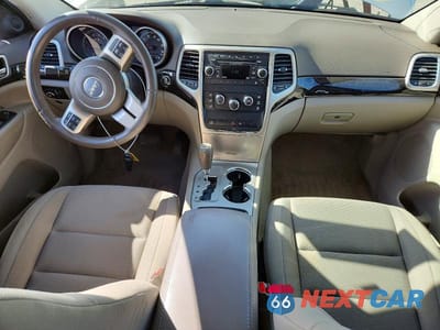 Zdjęcie 8 z 14 samochodu: 2012 JEEP GRAND CHEROKEE LAREDO VIN:1C4RJFAG5CC234172 - miniatura