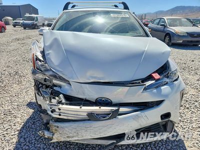 Piąte zdjęcie samochodu w środku: 2022 TOYOTA PRIUS LE AWD-E VIN:JTDL9MFU3N3039594 - miniatura