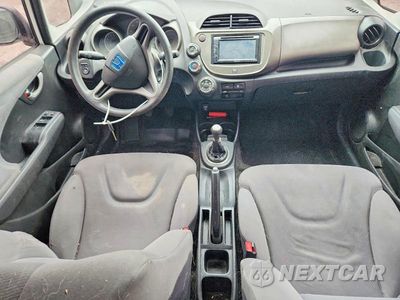 Zdjęcie 8 z 12 samochodu: 2010 HONDA FIT VIN:JHMGE8G28AS011368 - miniatura