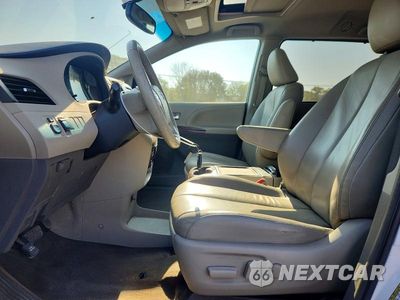 Zdjęcie 7 z 14 samochodu: 2014 TOYOTA SIENNA XLE 7-PASSENGER VIN:5TDDK3DC1ES079488 - miniatura