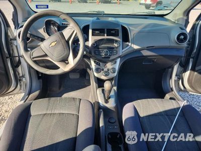 Zdjęcie 8 z 12 samochodu: 2012 CHEVROLET SONIC LT VIN:1G1JC5SH5C4214645 - miniatura