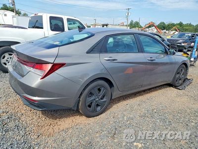 Trzecie zdjęcie samochodu z tyłu: 2022 HYUNDAI ELANTRA SEL VIN:KMHLM4AG6NU313859 - miniatura