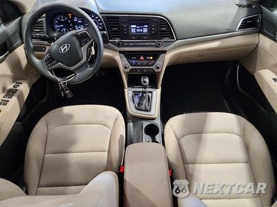 Zdjęcie 8 z 13 samochodu: 2017 HYUNDAI ELANTRA SE VIN:KMHD74LF6HU394589 - miniatura