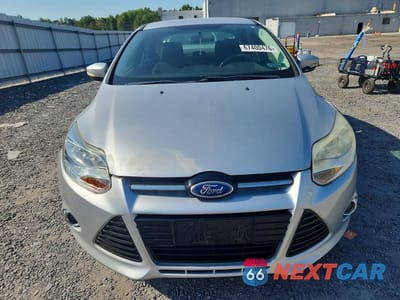 Piąte zdjęcie samochodu w środku: 2014 FORD FOCUS SE VIN:1FADP3F29EL105025 - miniatura