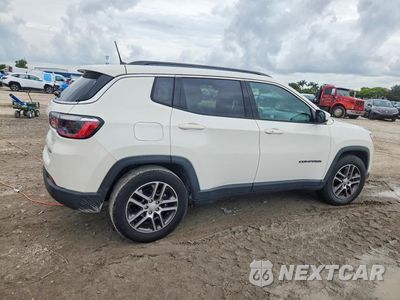 Trzecie zdjęcie samochodu z tyłu: 2020 JEEP COMPASS LATITUDE VIN:3C4NJCBB2LT252830 - miniatura