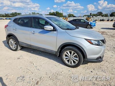 Czwarte zdjęcie samochodu z boku: 2019 NISSAN ROGUE SPORT SV VIN:JN1BJ1CP0KW525406 - miniatura