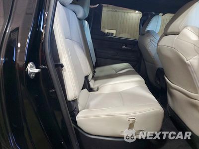 Zdjęcie 10 z 13 samochodu: 2025 TOYOTA TACOMA LIMITED VIN:3TYLB5JN6ST093710 - miniatura