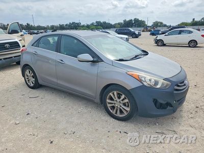 Czwarte zdjęcie samochodu z boku: 2015 HYUNDAI ELANTRA GT BASE VIN:KMHD35LH8FU241759 - miniatura
