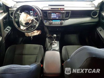Zdjęcie 8 z 13 samochodu: 2018 TOYOTA RAV4 XLE VIN:JTMRFREV8JJ179656 - miniatura