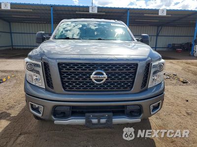 Piąte zdjęcie samochodu w środku: 2019 NISSAN TITAN PRO-4X VIN:1N6AA1E52KN514138 - miniatura