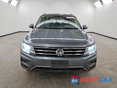 Piąte zdjęcie samochodu w środku: 2020 VOLKSWAGEN TIGUAN S VIN:3VV0B7AX1LM148837 - miniatura