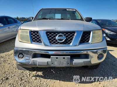 Piąte zdjęcie samochodu w środku: 2005 NISSAN FRONTIER SE VIN:1N6AD06U85C405111 - miniatura