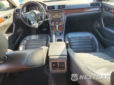 Zdjęcie 8 z 12 samochodu: 2013 VOLKSWAGEN PASSAT SEL VIN:1VWCP7A33DC072211 - miniatura