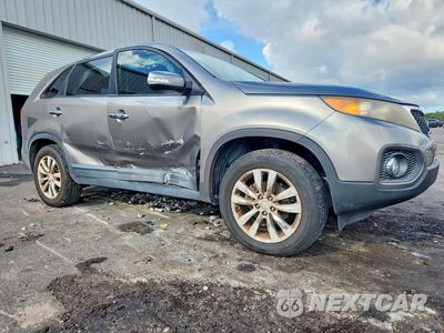 Czwarte zdjęcie samochodu z boku: 2011 KIA SORENTO EX VIN:5XYKU4A29BG004677 - miniatura