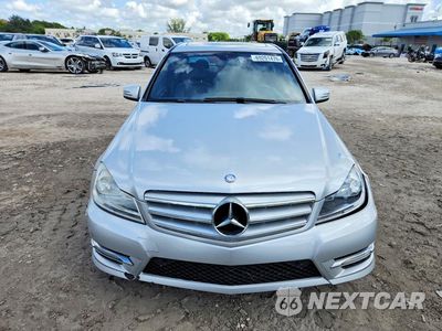 Piąte zdjęcie samochodu w środku: 2014 MERCEDES-BENZ C 250 VIN:WDDGF4HB6EA949926 - miniatura
