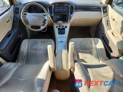 Zdjęcie 8 z 12 samochodu: 2004 TOYOTA HIGHLANDER BASE VIN:JTEGD21A840105411 - miniatura