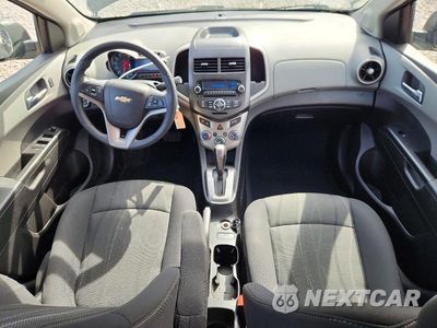 Zdjęcie 8 z 12 samochodu: 2014 CHEVROLET SONIC LT VIN:1G1JC6SH2E4150251 - miniatura