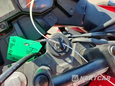 Zdjęcie 8 z 9 samochodu: 2014 YAMAHA FZ6 R VIN:JYARJ18E5EA013012 - miniatura