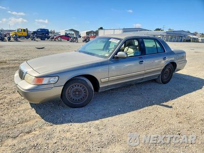 2000 MERCURY GRAND MARQUIS GS 2MEFM74W1YX678578 - główne zdjęcie licytacji z USA - miniatura