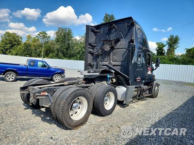 Trzecie zdjęcie samochodu z tyłu: 2014 FREIGHTLINER CASCADIA SEMI TRUCK VIN:3AKJGLD50ESFT1812 - miniatura