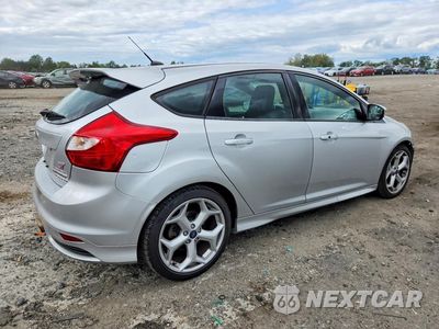 Trzecie zdjęcie samochodu z tyłu: 2013 FORD FOCUS ST VIN:1FADP3L99DL360032 - miniatura