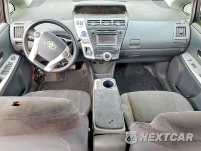 Zdjęcie 8 z 12 samochodu: 2012 TOYOTA PRIUS V THREE VIN:JTDZN3EU9C3035693 - miniatura