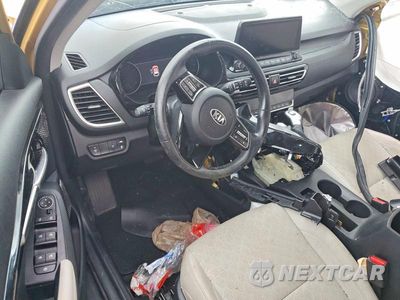 Zdjęcie 8 z 13 samochodu: 2021 KIA SELTOS SX VIN:KNDETCA28M7177052 - miniatura