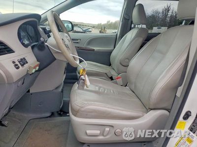 Zdjęcie 7 z 14 samochodu: 2012 TOYOTA SIENNA XLE 8-PASSENGER VIN:5TDYK3DC5CS269342 - miniatura