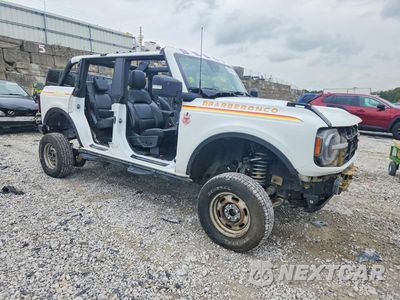 Czwarte zdjęcie samochodu z boku: 2021 FORD BRONCO BASE VIN:1FMEE5DP8MLA95001 - miniatura