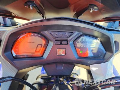 Zdjęcie 7 z 9 samochodu: 2014 HONDA CBR650 F VIN:MLHRC7410E5000257 - miniatura
