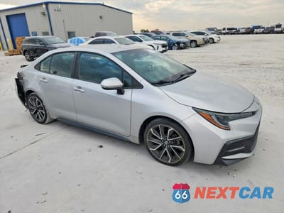 Czwarte zdjęcie samochodu z boku: 2020 TOYOTA COROLLA SE VIN:5YFS4RCEXLP015561 - miniatura