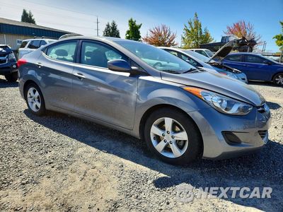 Czwarte zdjęcie samochodu z boku: 2013 HYUNDAI ELANTRA GLS VIN:5NPDH4AEXDH342673 - miniatura