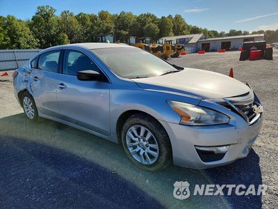 Czwarte zdjęcie samochodu z boku: 2015 NISSAN ALTIMA 2.5 S VIN:1N4AL3AP1FC450214 - miniatura